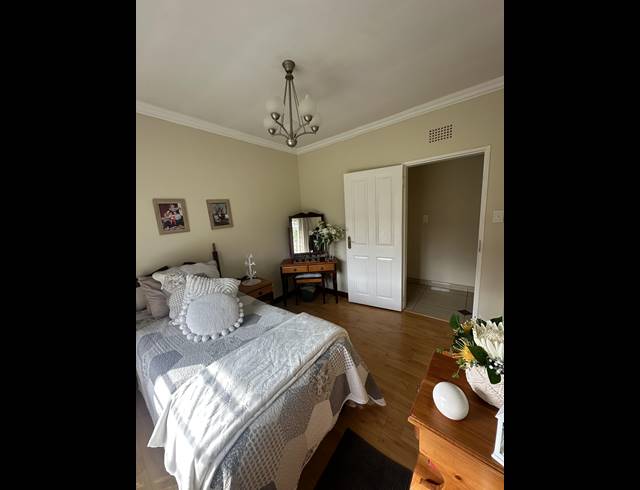 6 BEDROOM HOUSE FOR SALE IN BRACKENHURST